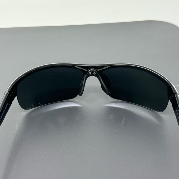 Hobie Wharf Black needs nose pads some scratches on lenses for parts or restore - Picture 4 of 14